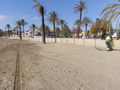 Col·locació de teles a les platges