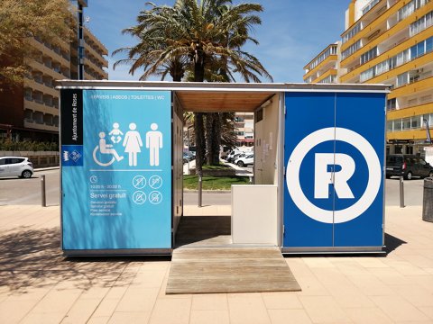 Se inicia el servicio de wc’s públicos en las playas de Roses