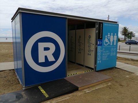 El servicio de wc's de las playas de Roses se adaptan a las necesidades higiénicas y de seguridad de la Covid-19