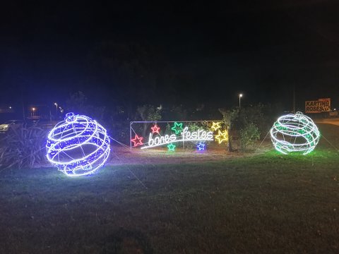 Roses presenta este sábado una nueva figura 3D de iluminación navideña instalada en la Rambla Ginjolers