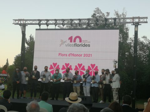 Roses logra la cuarta Flor d’Honor del movimento Viles Florides