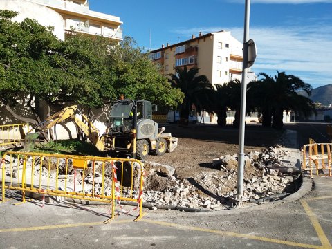 La placeta Brancals de Santa Margarita se renueva incorporando juegos infantiles y una zona verda y mejorando la accesibilidad